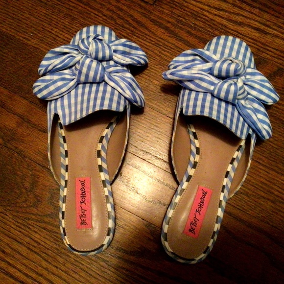 Betsey Johnson Slippers - Picture 1 of 5